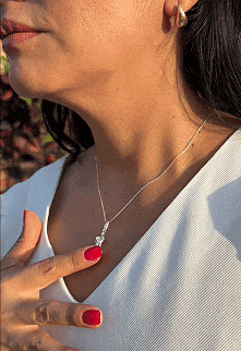 COLLAR ABRAZO ETERNO DE MAMÁ DE PLATA